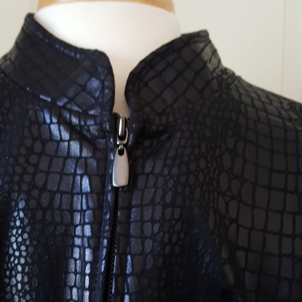 Embossed jacket - Picture 3 of 5